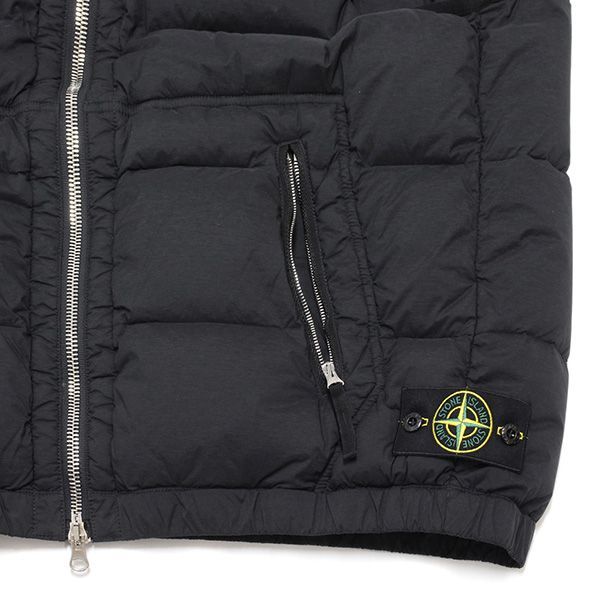 25AWモデル ストーンアイランド STONE ISLAND バッジワッペン付き