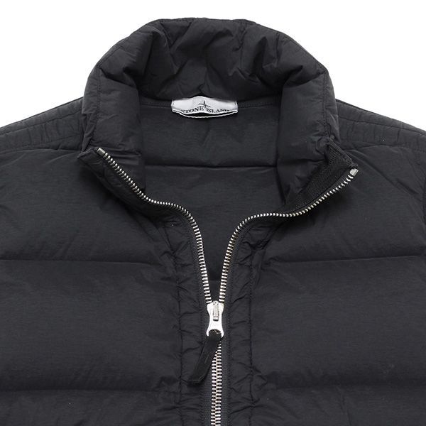 stone  ナイロン ベスト 25AWモデル ストーンアイランド STONE ISLAND バッジワッペン付き
