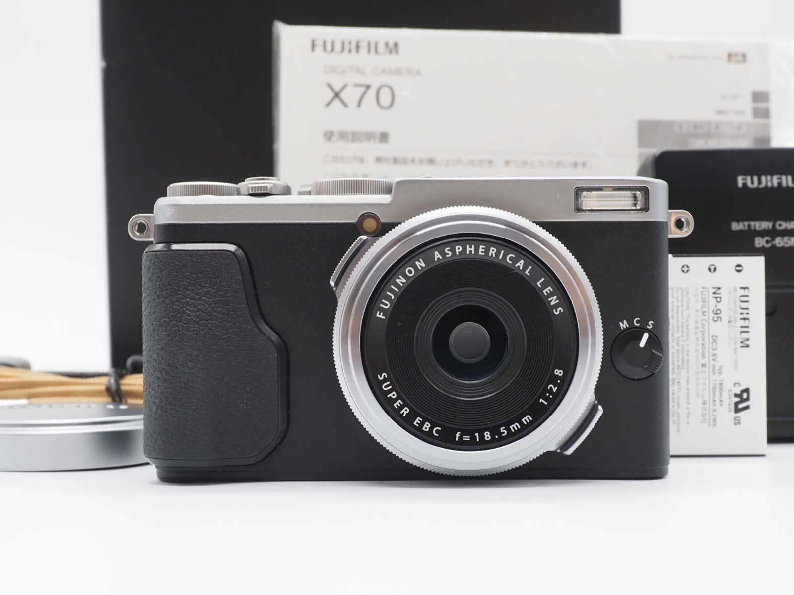 富士フィルム Fujifilm Fuji X 70 16 3 MP Compact Digital Camera Silver 元箱 Z 5621 A