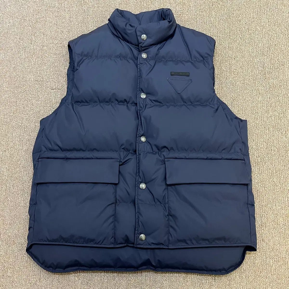 PRADA - PRADA SPORTS ダウンベスト ネイビー SGA482 48の通販 by まの
