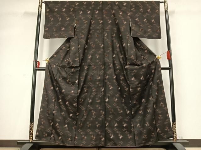 平和屋着物○国指定重要無形文化財 本場久米島紬 手織 琉球絣 鈴乃屋