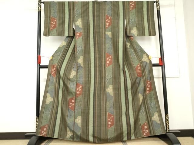 平和屋着物●伝統工芸士　七代目　吉澤与市　紬　絞り　花唐草間道　正絹　逸品　AABD9962cs 平和屋着物○伝統工芸士 七代目 吉澤与市 紬 絞り 花唐草間道 正絹