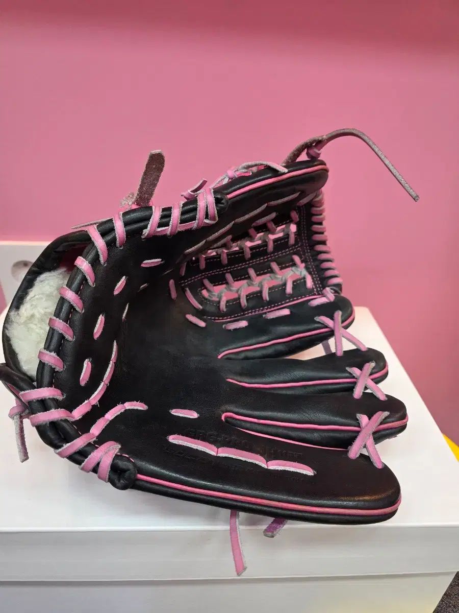 GOLD内野グローブLOVE YOURSELF 轉 Tear