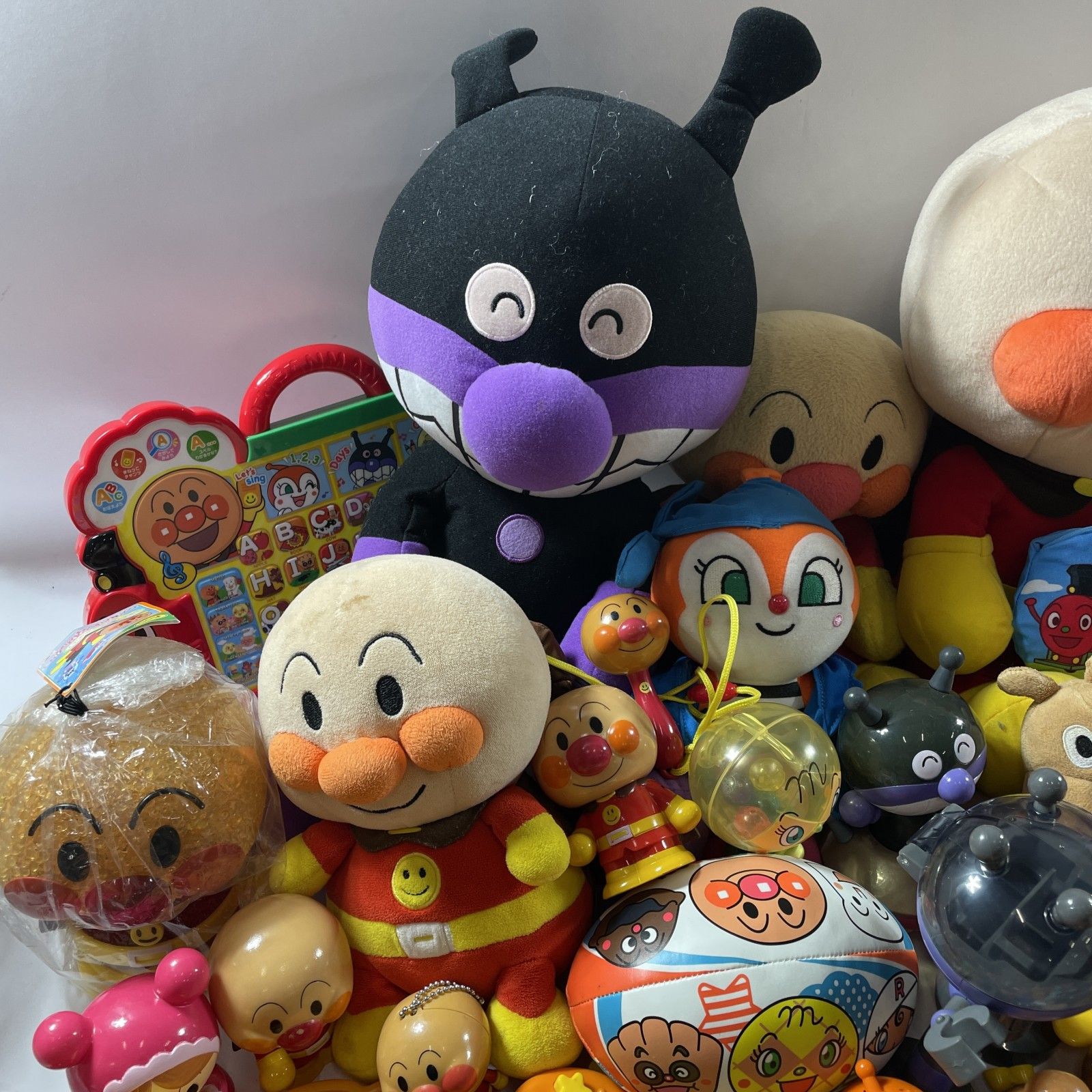 アンパンマン 大量 まとめ商品 プリちぃビーンズぬいぐるみ ピープー人形 ベビー玩具 おもちゃ カプセルトイ など 品 10.45 kg