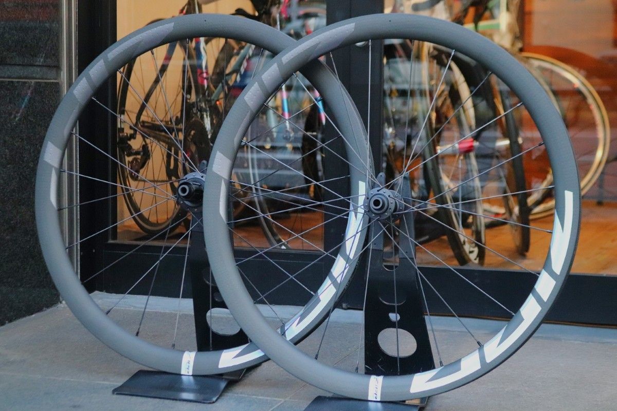 ジップ ZIPP 303 FIRECREST DISC FORCE EDITION カーボン チューブレス