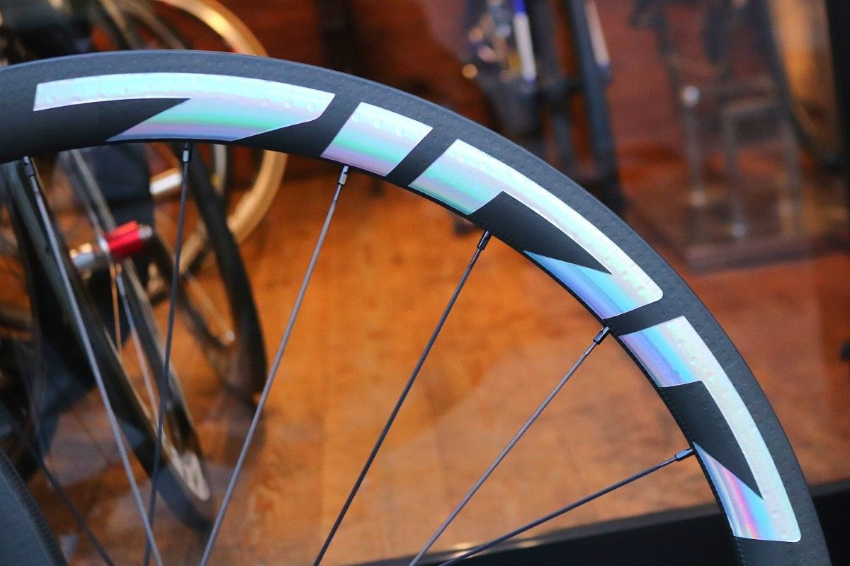 ジップ ZIPP 303 FIRECREST DISC FORCE EDITION カーボン チューブレス