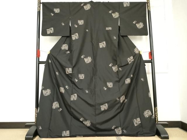 平和屋着物 本場染大島紬 源氏香 黒地 ロング丈 正絹 cs