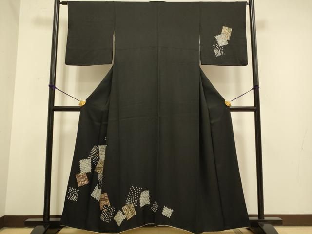 平和屋着物 訪問着 絞り 刺繍 色紙花文 黒地 金彩 正絹 du