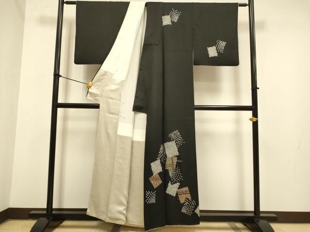 平和屋着物 訪問着 絞り 刺繍 色紙花文 黒地 金彩 正絹 du