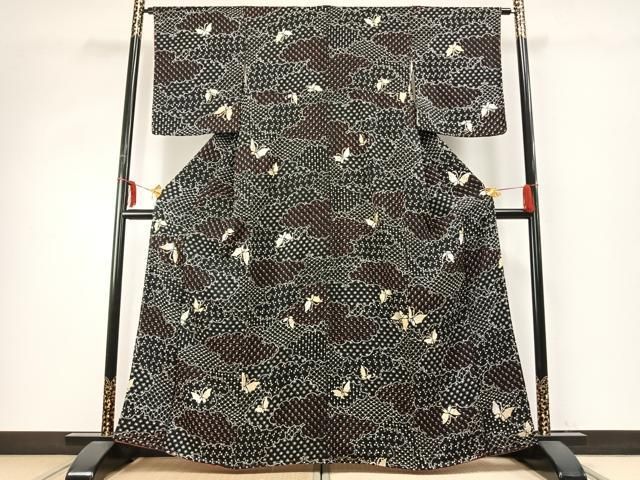 平和屋着物 上質な小紋 雲取り舞蝶文 黒地 正絹 fy