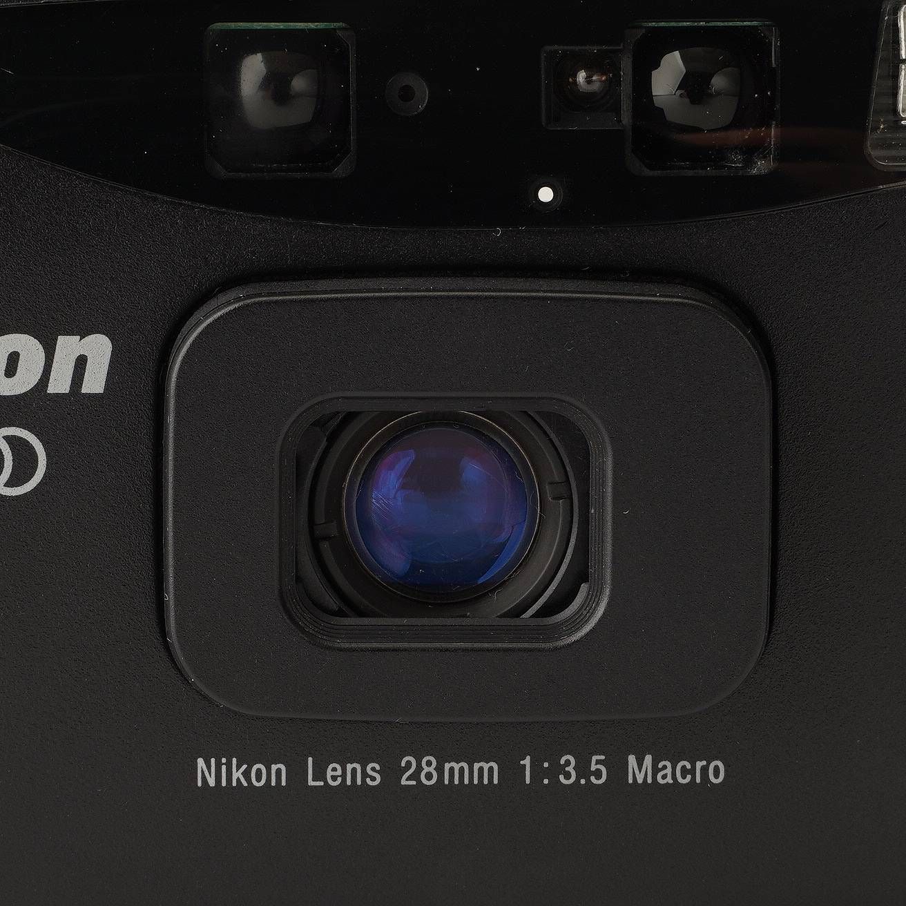 ニコン Nikon AF 600 35mmコンパクトフィルムカメラ / 28mm F3.5 Macro