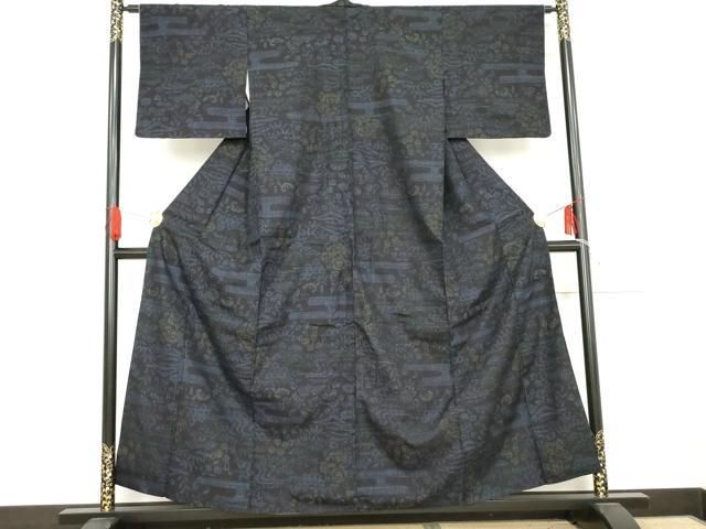 平和屋着物 本場結城紬 重要無形文化財 80亀甲 エ霞風景草花文 正絹 cs