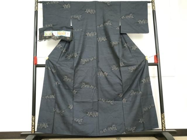 平和屋着物 本場大島紬 純泥染 カタス7マルキ 樹林風景文 大山謹製 証紙付き 正絹 cs