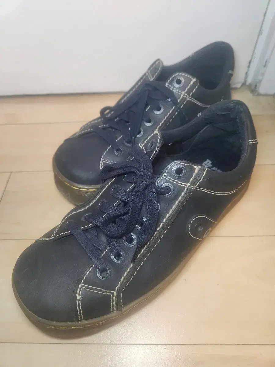 270 DR MARTENS ドクターマーチン 2827 ヴィンテージ ブラック