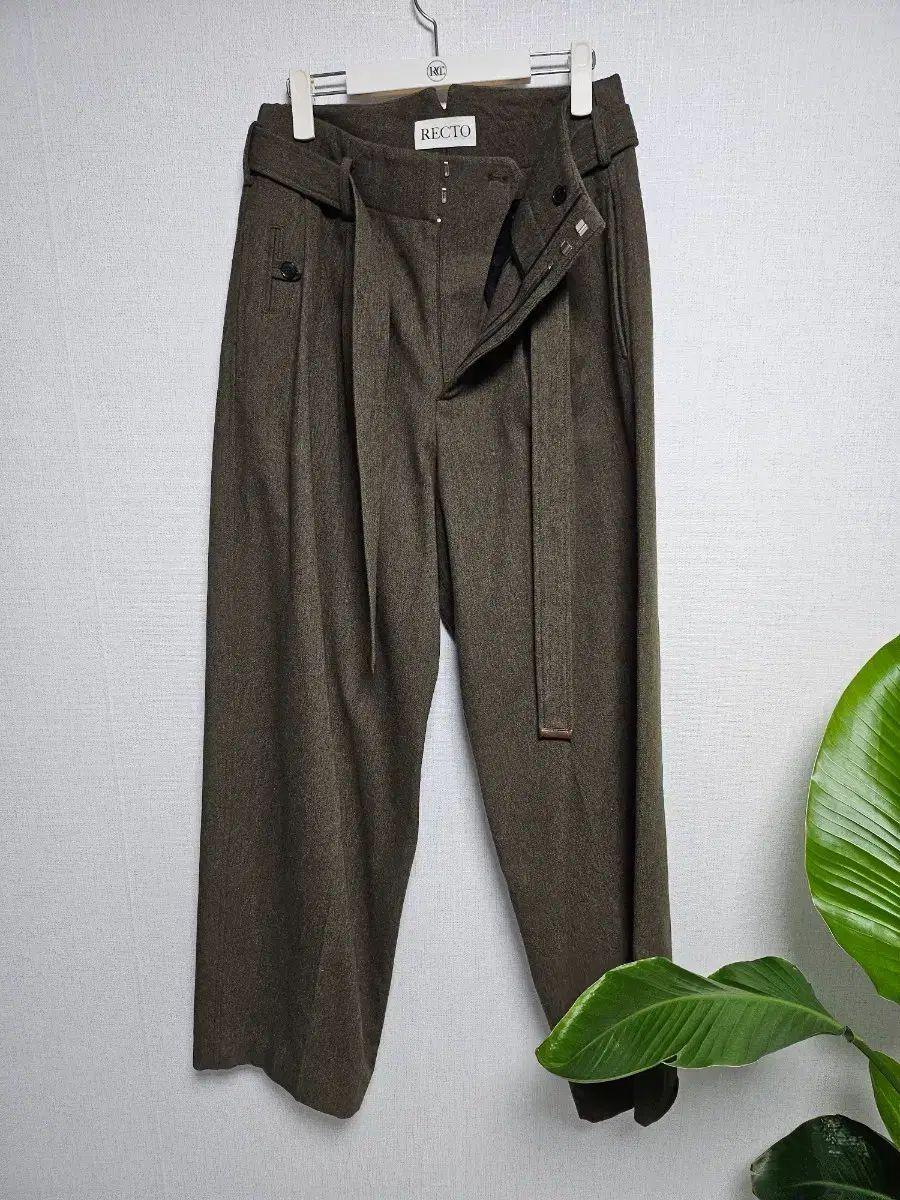 M レクト カーキ ベルト デザインテープ パンツ