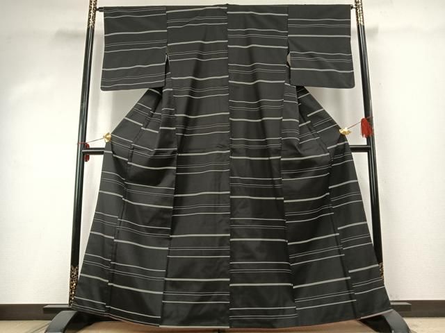 平和屋着物 上質な紬 横段文 黒地 正絹 fy