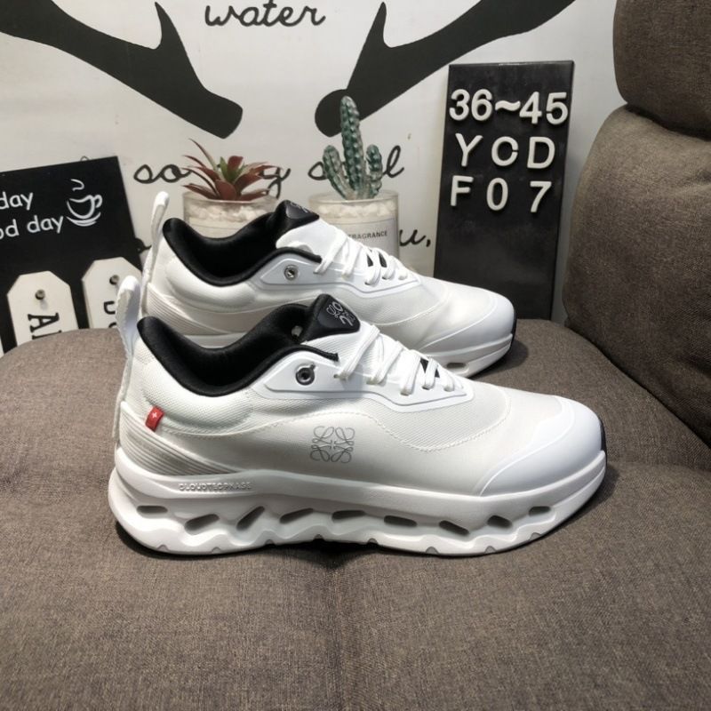 オフホワイト LOEWE×On Cloudtilt 2.0 ロエベ×オン ランニングシューズ ランシュー ロード マラソン トレーニング スポーツ スニーカー 厚底 並行輸入品