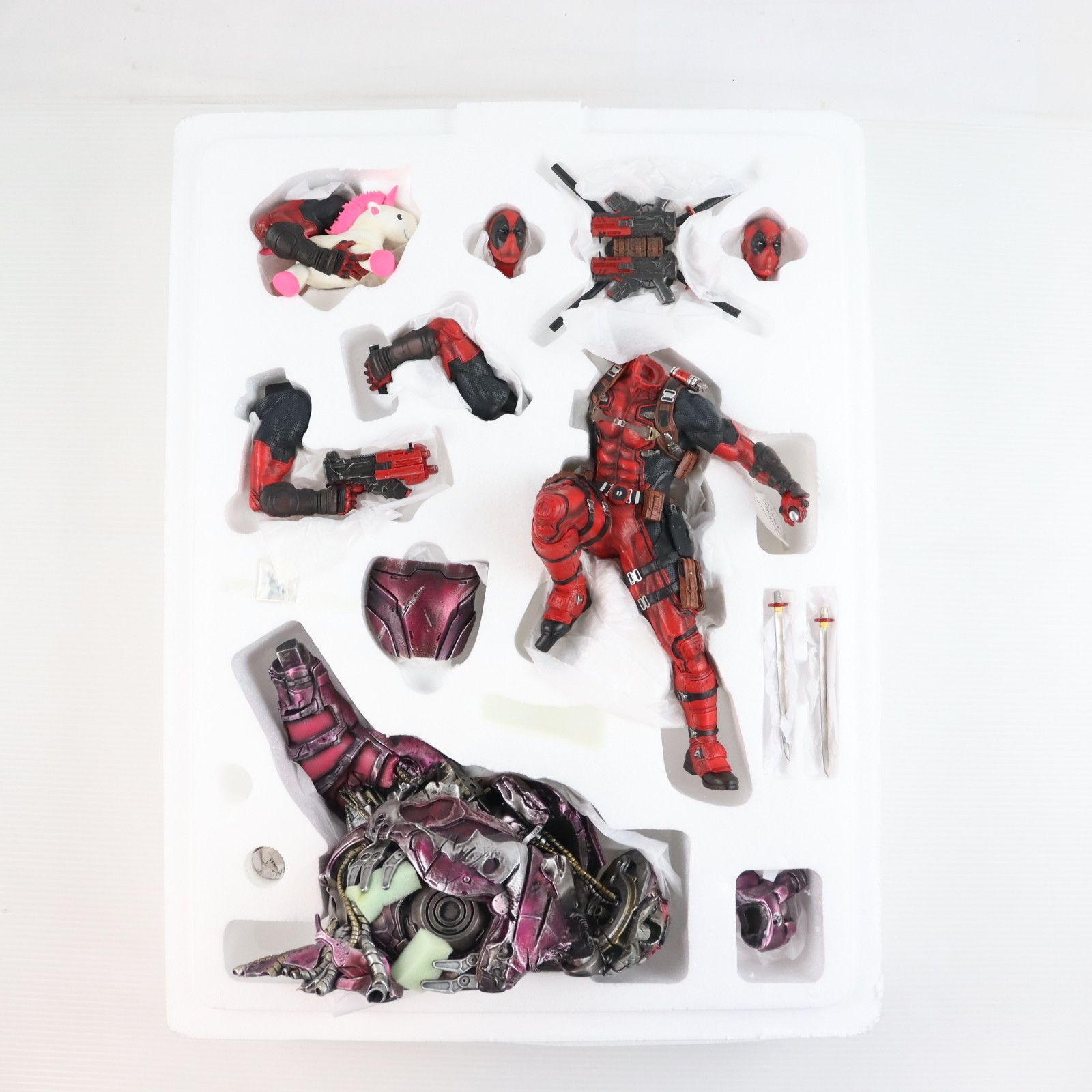 デッドプール FINE ART STATUE シグネチャーシリーズ Feat. Kucharek