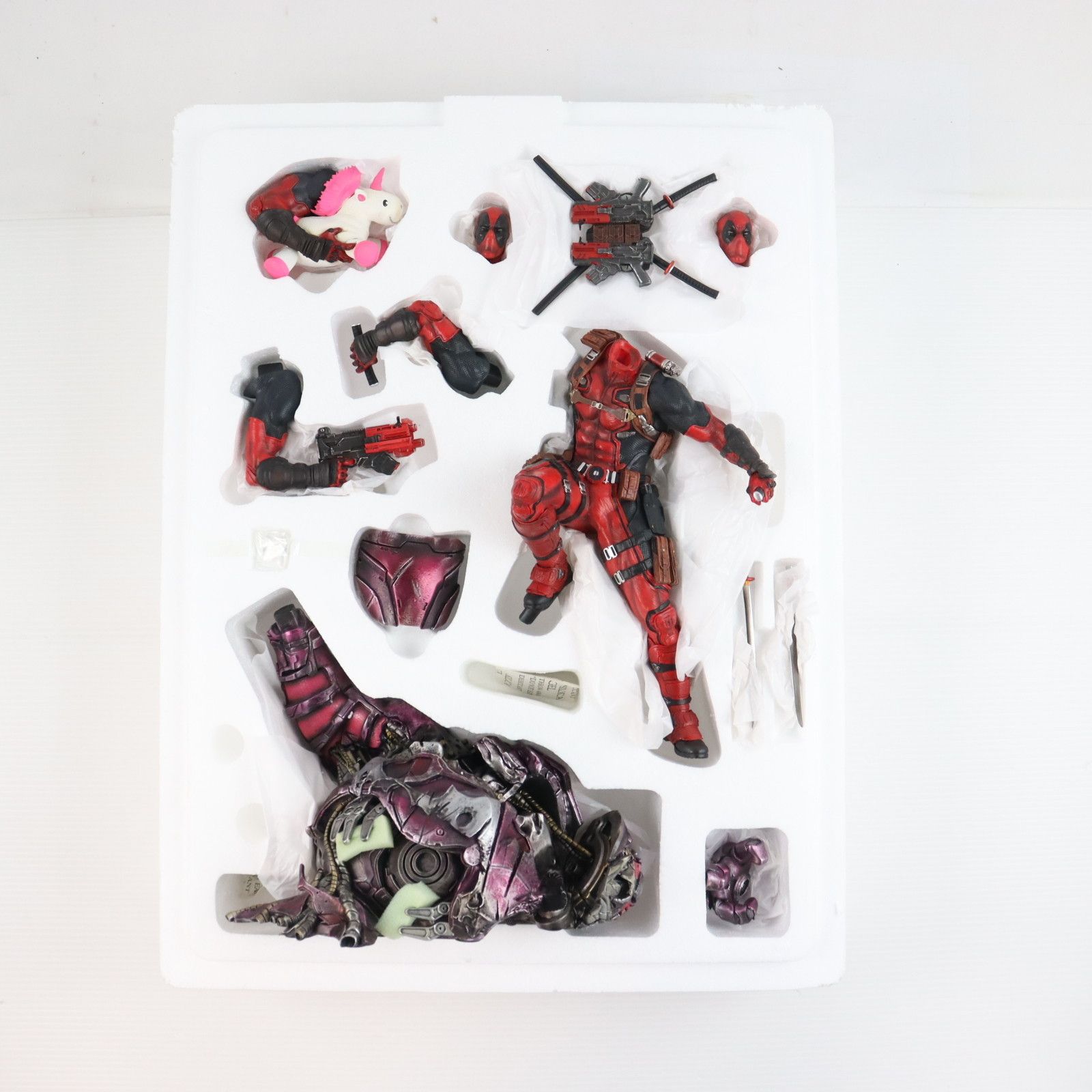 デッドプール FINE ART STATUE シグネチャーシリーズ Feat. Kucharek