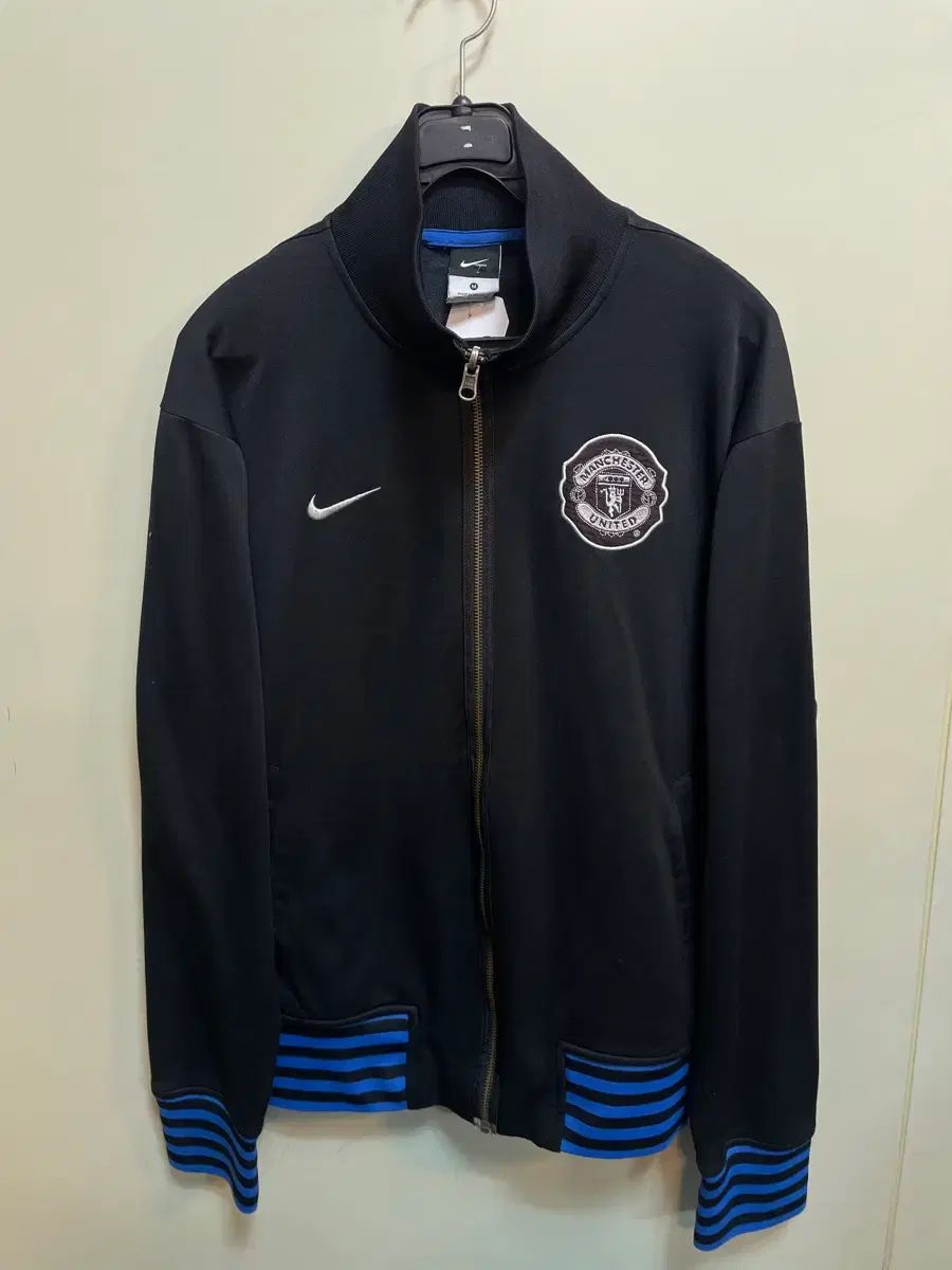 Nike マンチェスター・ユナイテッド ジャージ 新品) NIKE マンチェスター・ユナイテッドFC DHL トラックジャージ