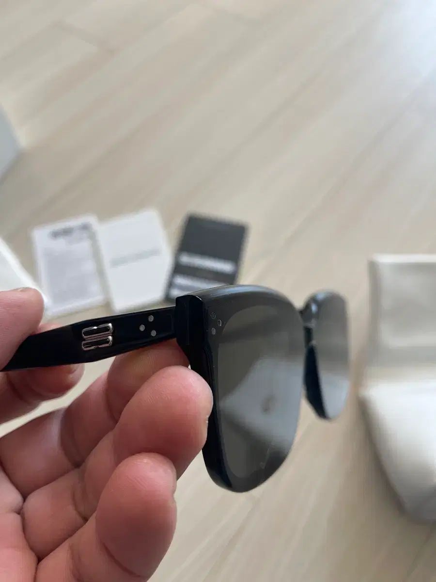  GENTLE MONSTER ジェントルモンスター DEAR 01 ブラック サングラス フルセット サングラス 小物