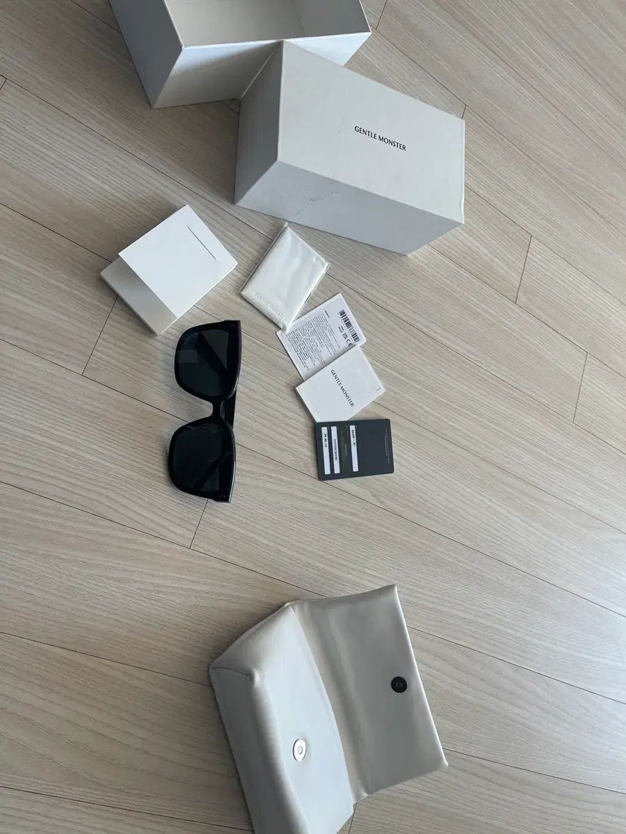GENTLE MONSTER ジェントルモンスター DEAR. Dear-01 ブラック サングラス フルセット