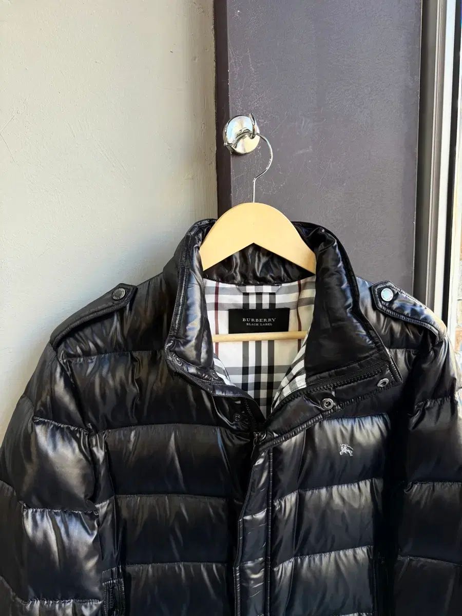 L/ BURBERRY BLACK LABEL ロゴ ナイロン グースダウン - メルカリ