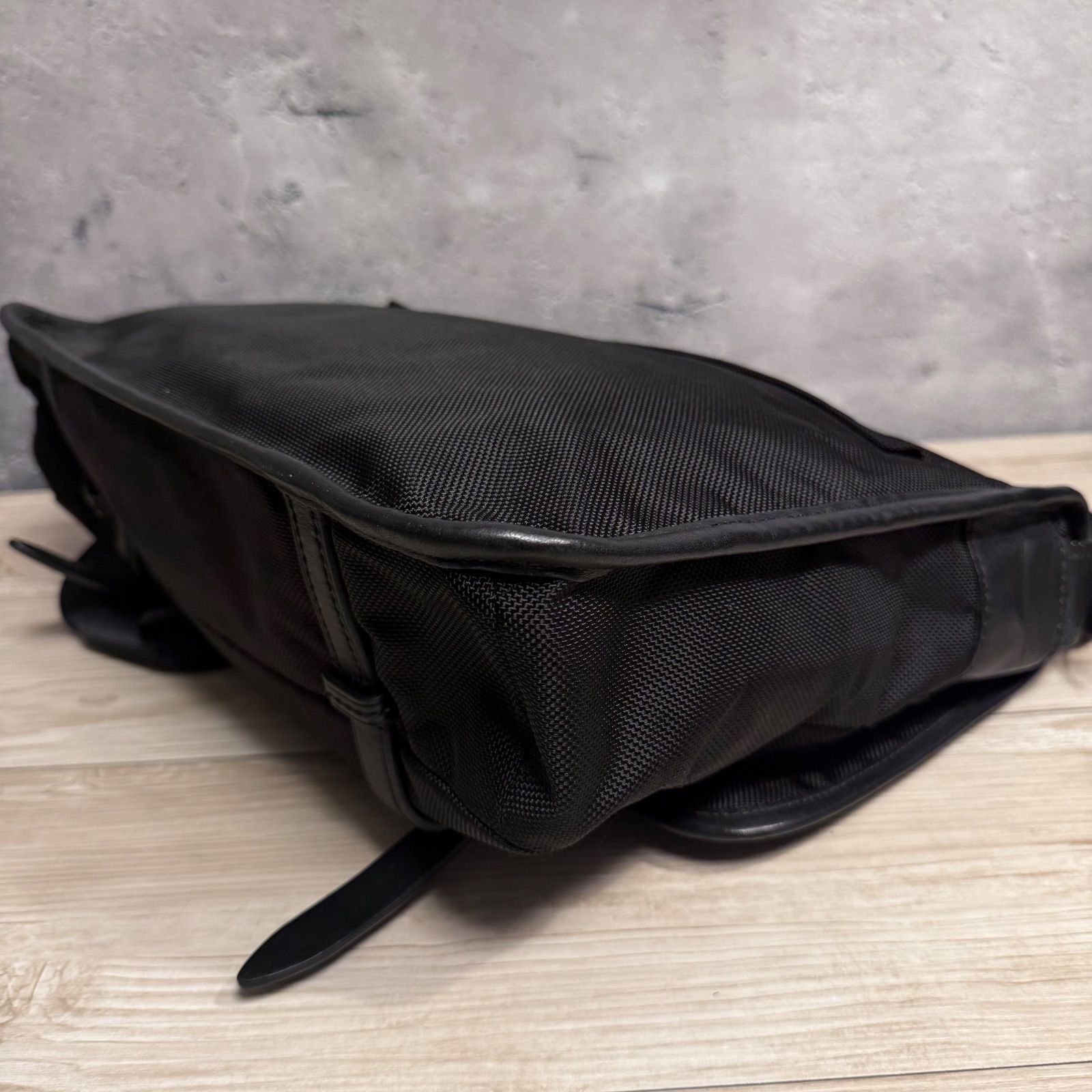 TUMI メッセンジャー A4 PC収納可 多機能 ナイロン×レザー メンズ ✨TUMI トゥミ メッセンジャーバッグ ショルダーバッグ A4収納