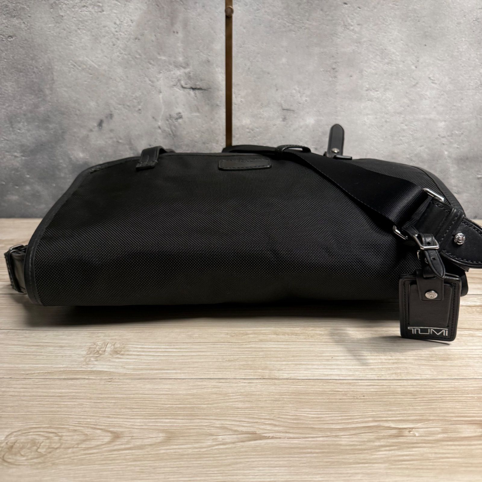 ✨TUMI トゥミ メッセンジャーバッグ ショルダーバッグ A4収納可 多