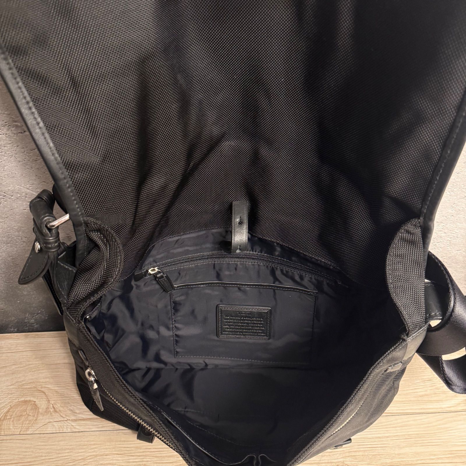 メンズ ✨TUMI トゥミ メッセンジャーバッグ ショルダーバッグ A4収納