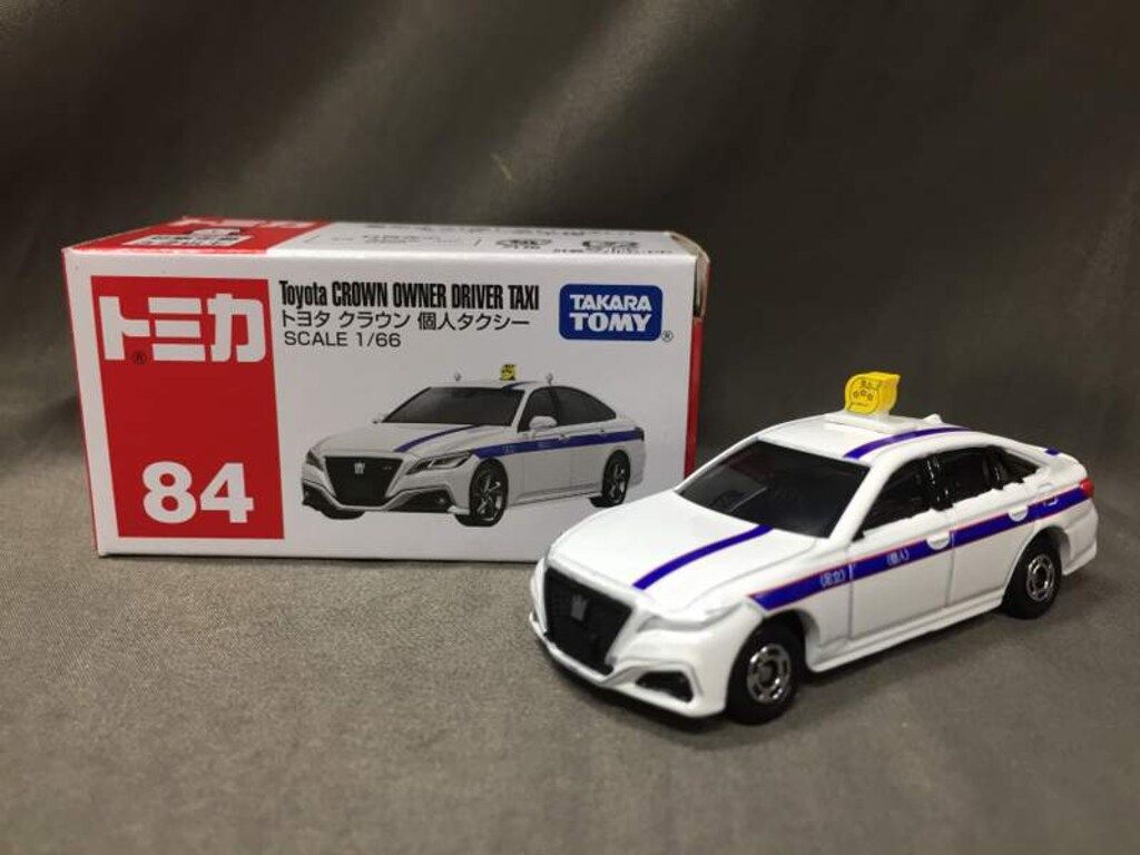 タカラトミー トミカ赤箱ベトナム製 トヨタ クラウン 個人タクシー 84