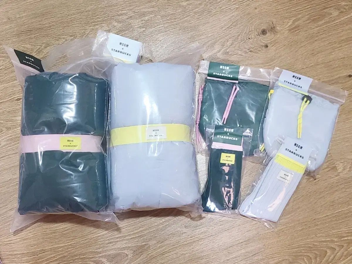 1 引販売 Starbucks フリクエンシー MSGM ブランケット グリーン スカイブルー