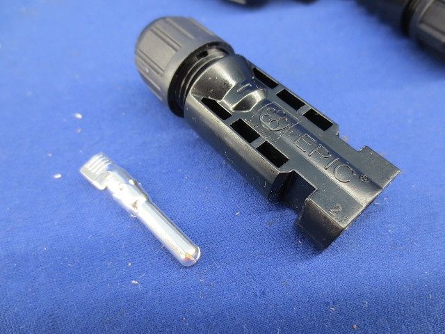 ソーラーコネクタ