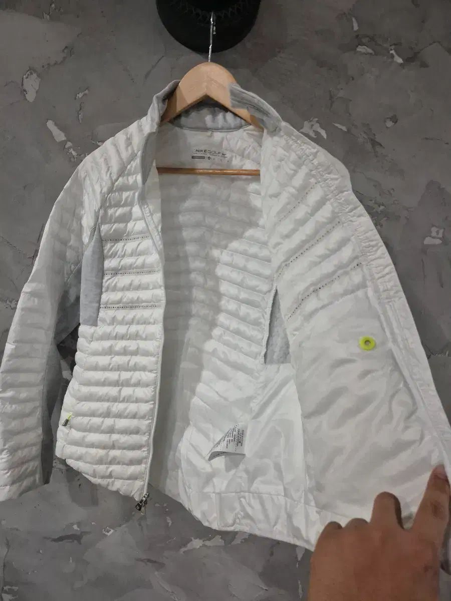 ナイキ ゴルフ エアロロフト レディース 軽量 ストア ダウン M