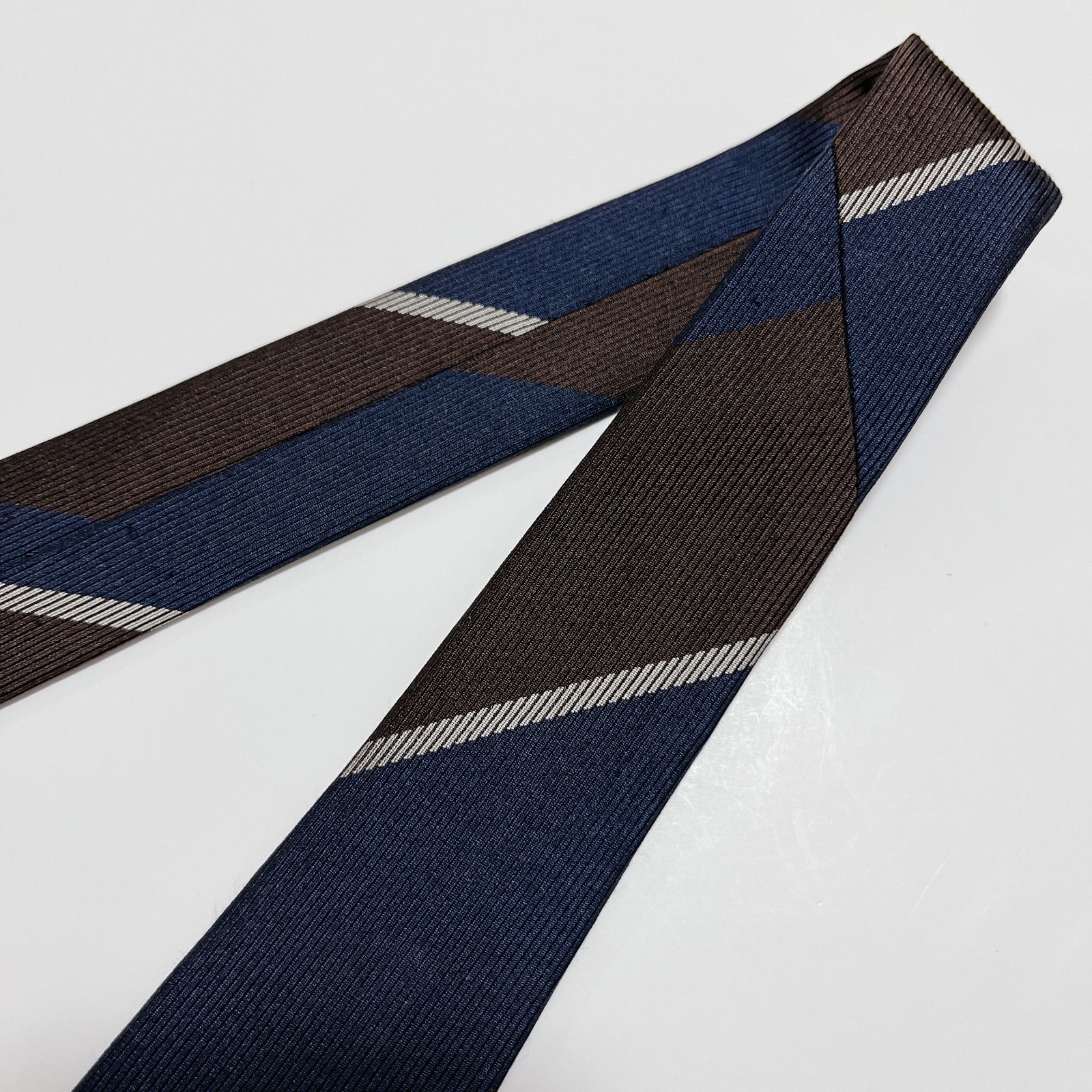 美品 ビームスエフ ネクタイ ハイブランド レジメンタル ストライプ柄