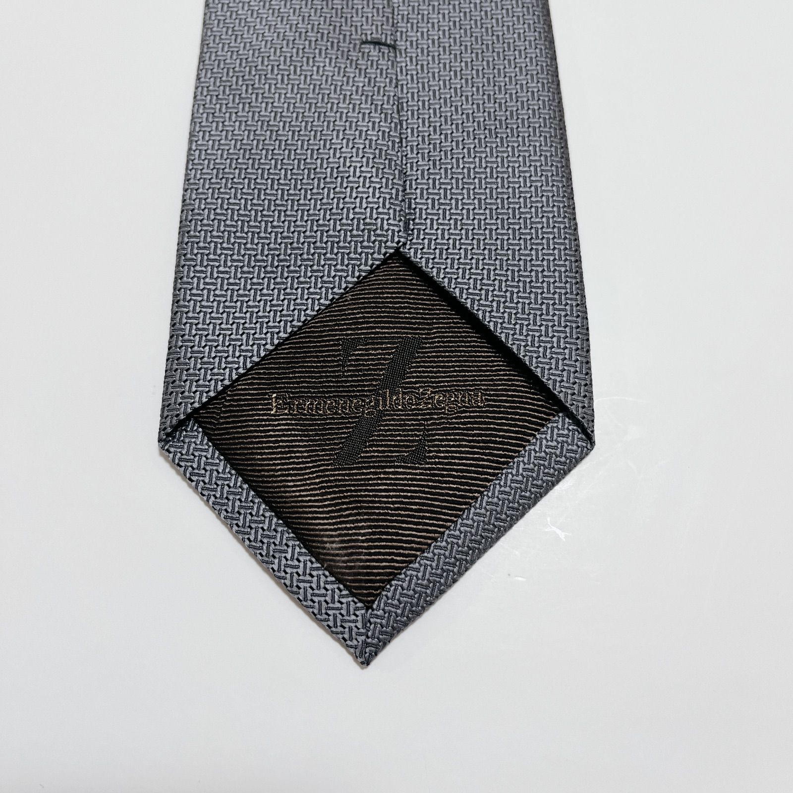 美品 エルメネジルドゼニア ネクタイ ハイブランド ソリッドタイ 無地