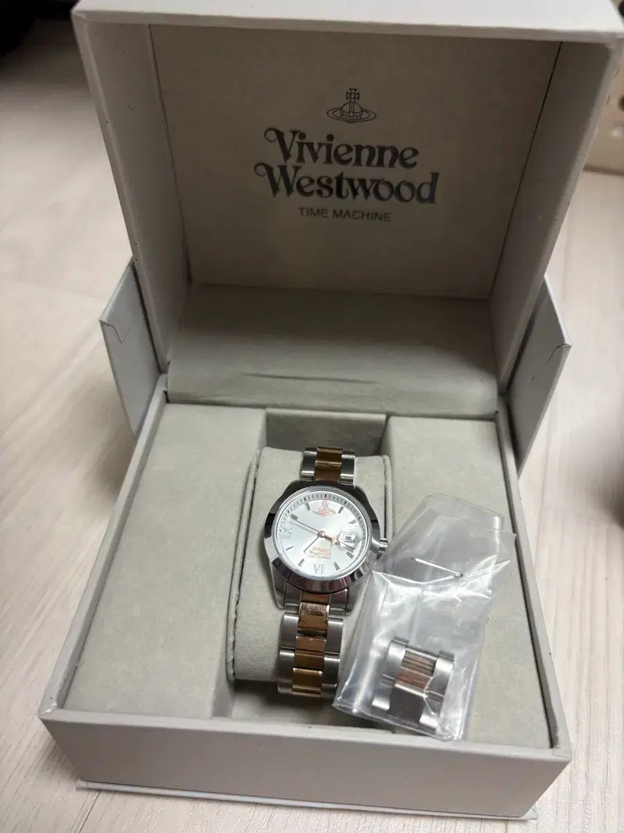 F VIVIENNE WESTWOOD ヴィヴィアン ウエストウッド リストウォッチ