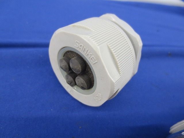 マルチ型ノックアウト接続用コネクタ(10個入) E2M5BG 8×4P-22 マルチ型ノックアウト接続用コネクタ(10個入) E2M5BG 8×4P-22 - メルカリ