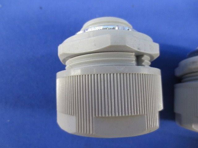 マルチ型ノックアウト接続用コネクタ(10個入) E2M5BG 8×4P-22 - メルカリ