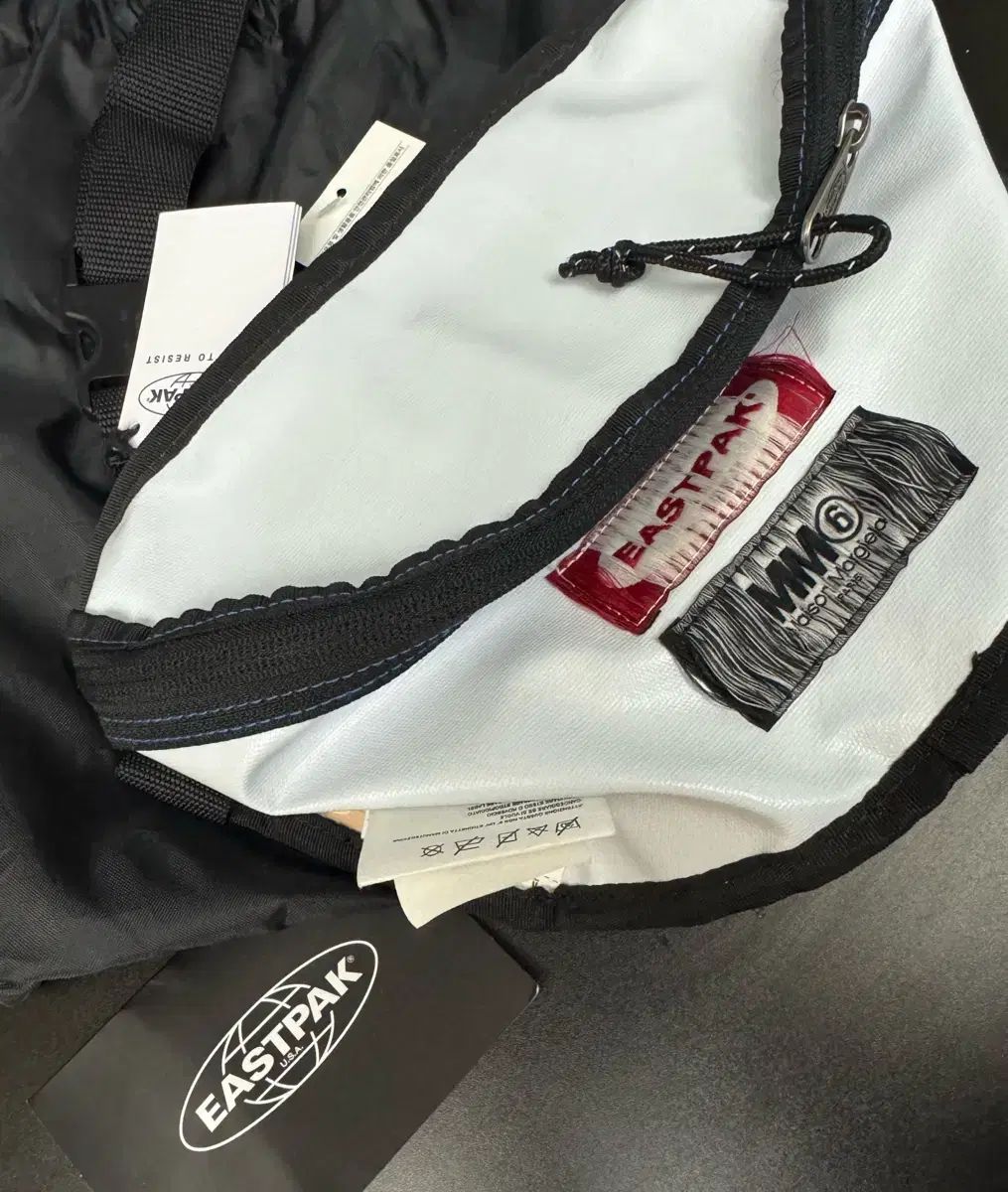 EASTPAK MM 6 コラボ ウェストバッグ