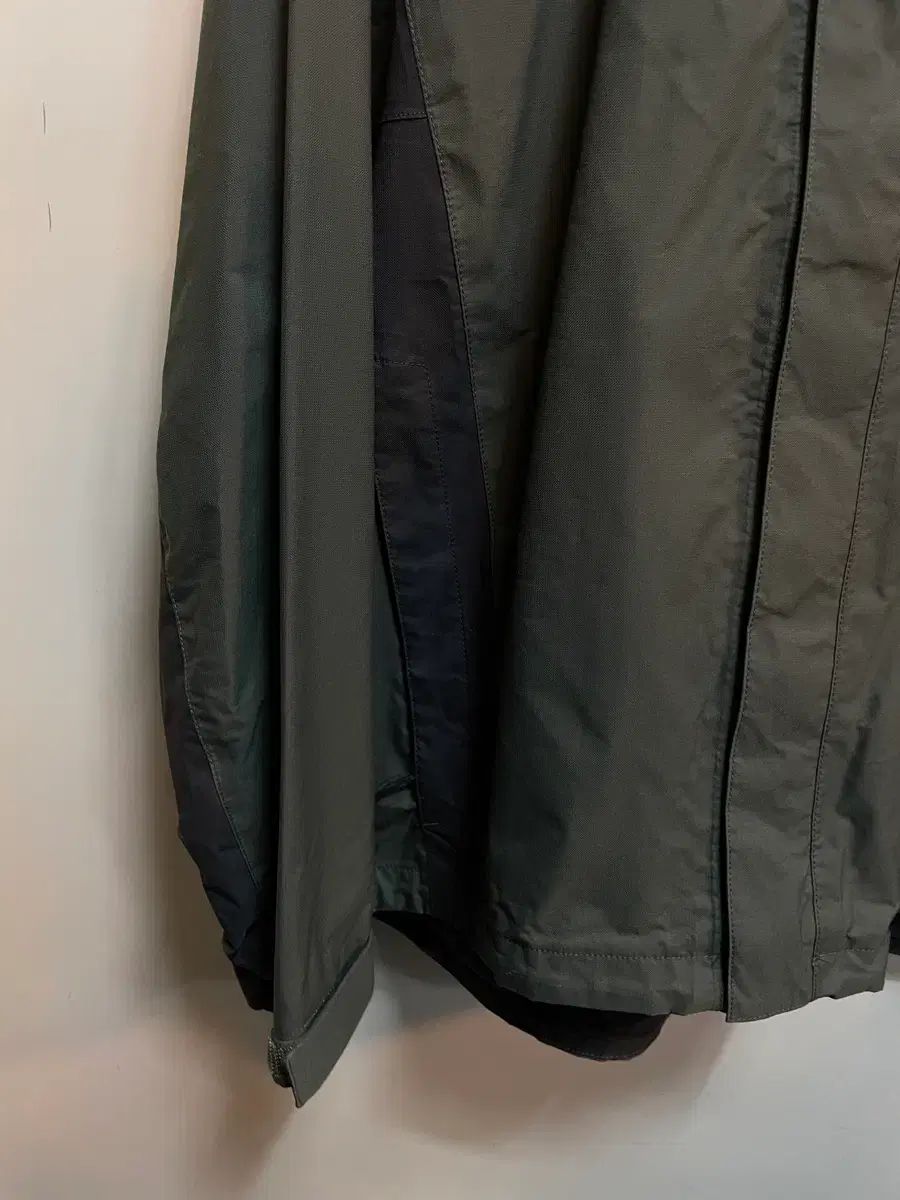 THE NORTH FACE ザノースフェイス ウィンドブレーカー