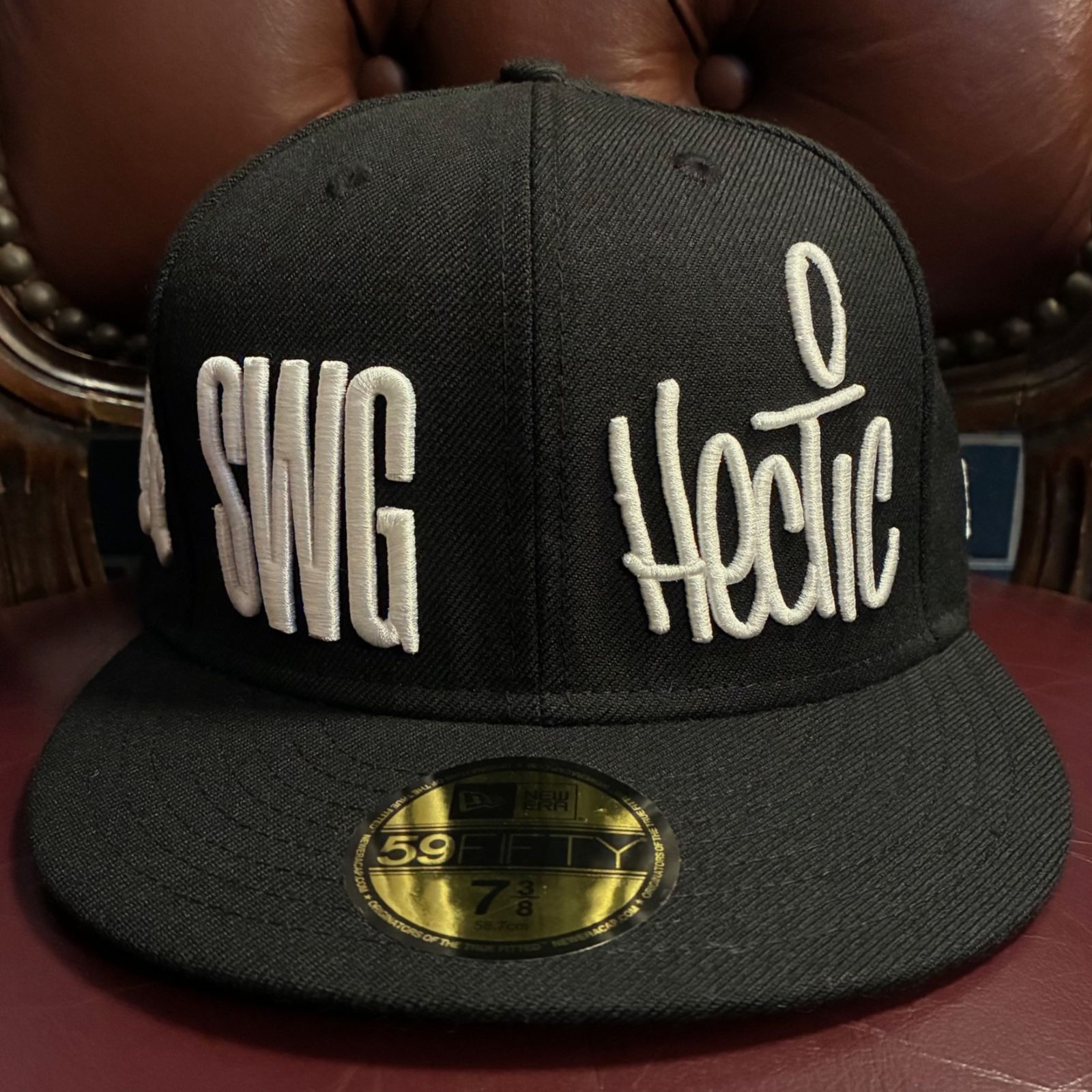 激 ERA × SWAGGER HECTIC XLARGE BACK CHANNEL T-19 6ブランド コラボレーションモデル 59 FIFTY ベースボールキャップ ブラック 7-3 8 58.7 cm