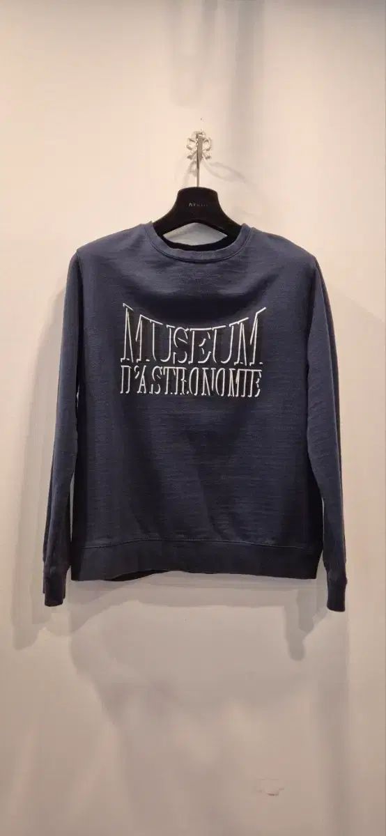 MUSEUM 天文学 ブルー スウェットTシャツ