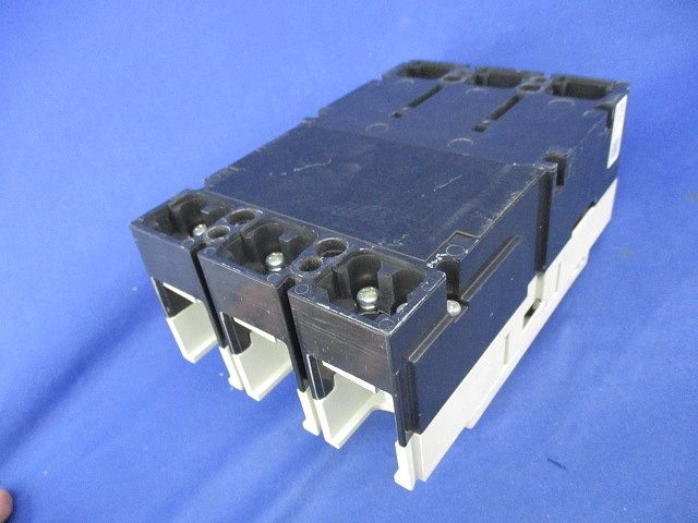 漏電遮断器 ビス不足