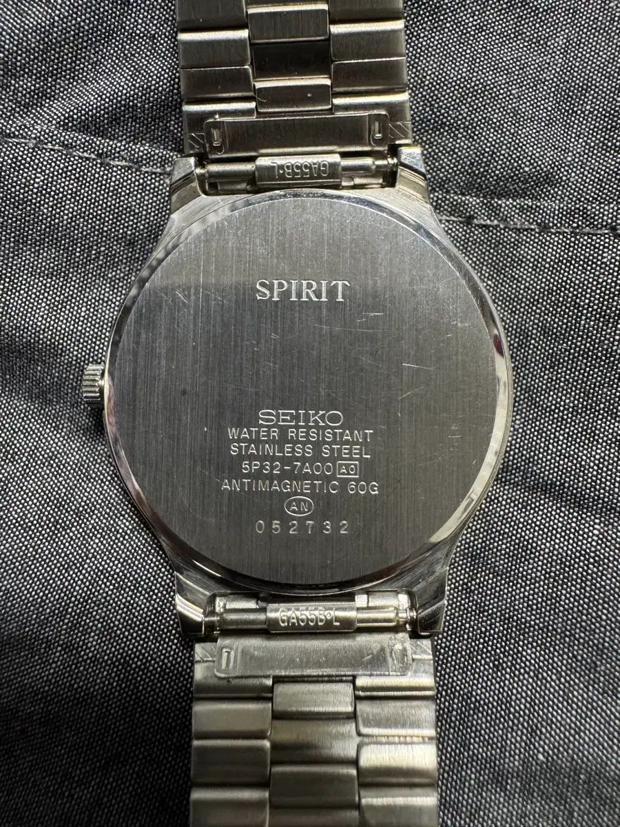 SEIKO 90 s spirit silver quartz
