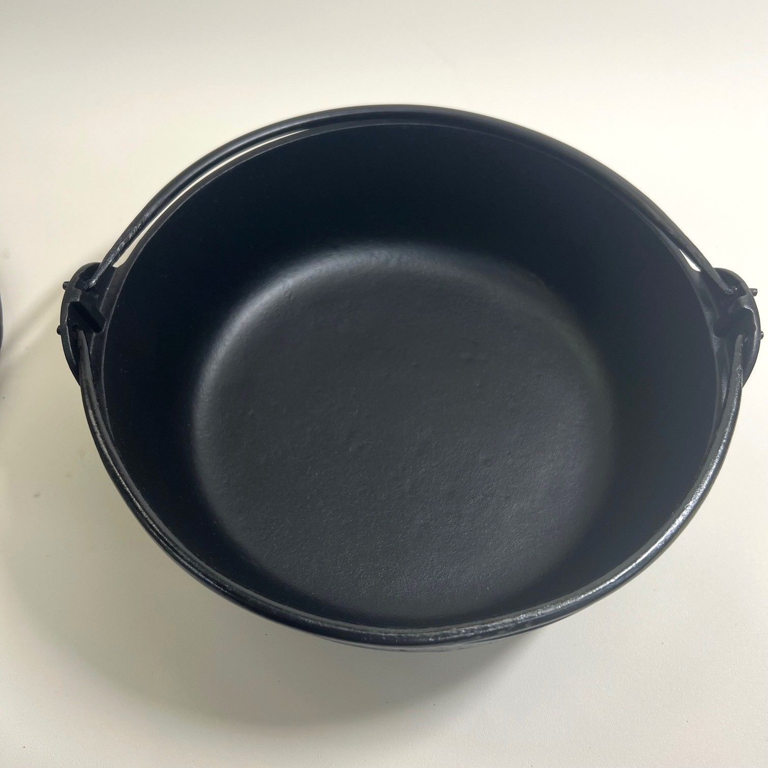 美品】本場盛岡南部鉄器 ふる里鍋 岩鋳 木蓋付き 鉄鍋 - メルカリ