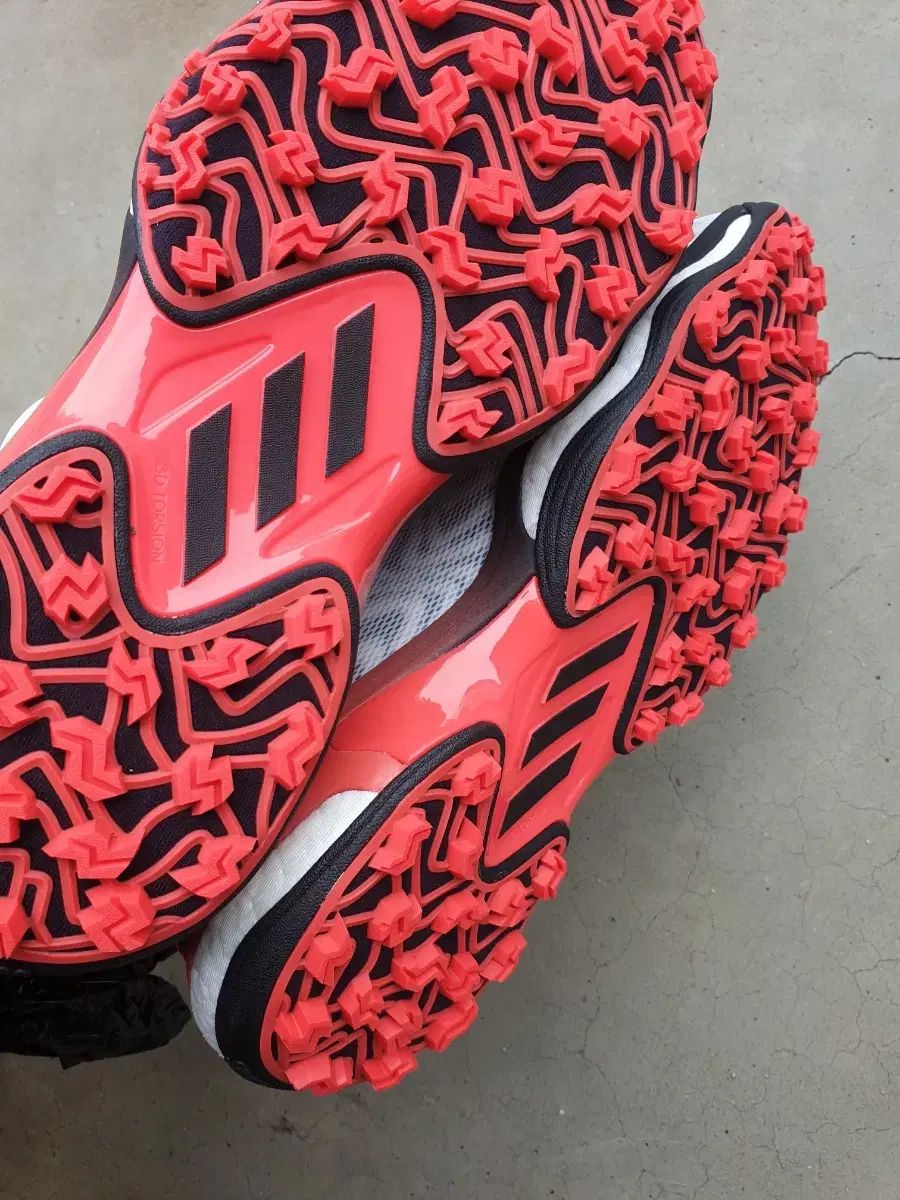 確実の良い最新ゴルフシューズ 275 アディダス