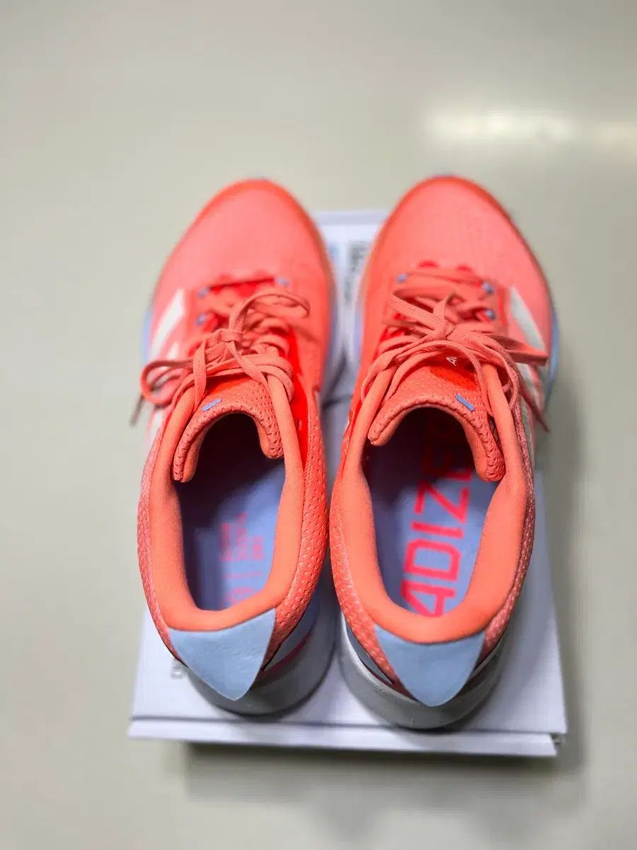  アディダス アディゼロ SL 24. その他 靴