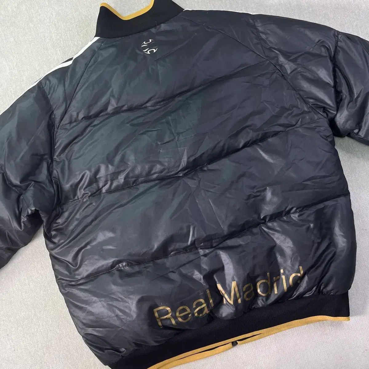 105 アディダス レアルマドリード 3本線 グースダウン ダウン