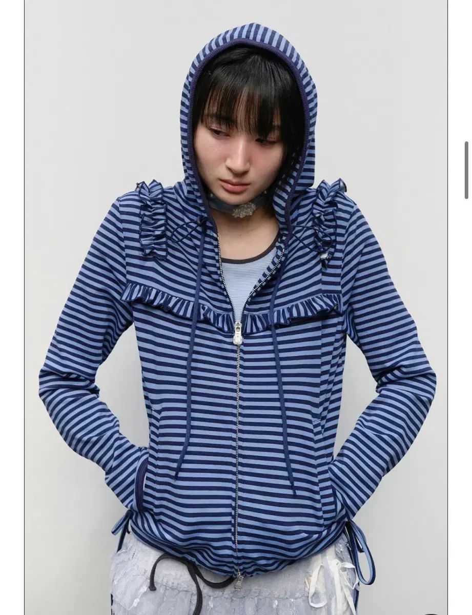 TYPESERVICE タイプサービス フリル ストライプ Zip Hoodie Blue